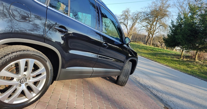 Volkswagen Tiguan cena 59999 przebieg: 180000, rok produkcji 2013 z Myślibórz małe 742